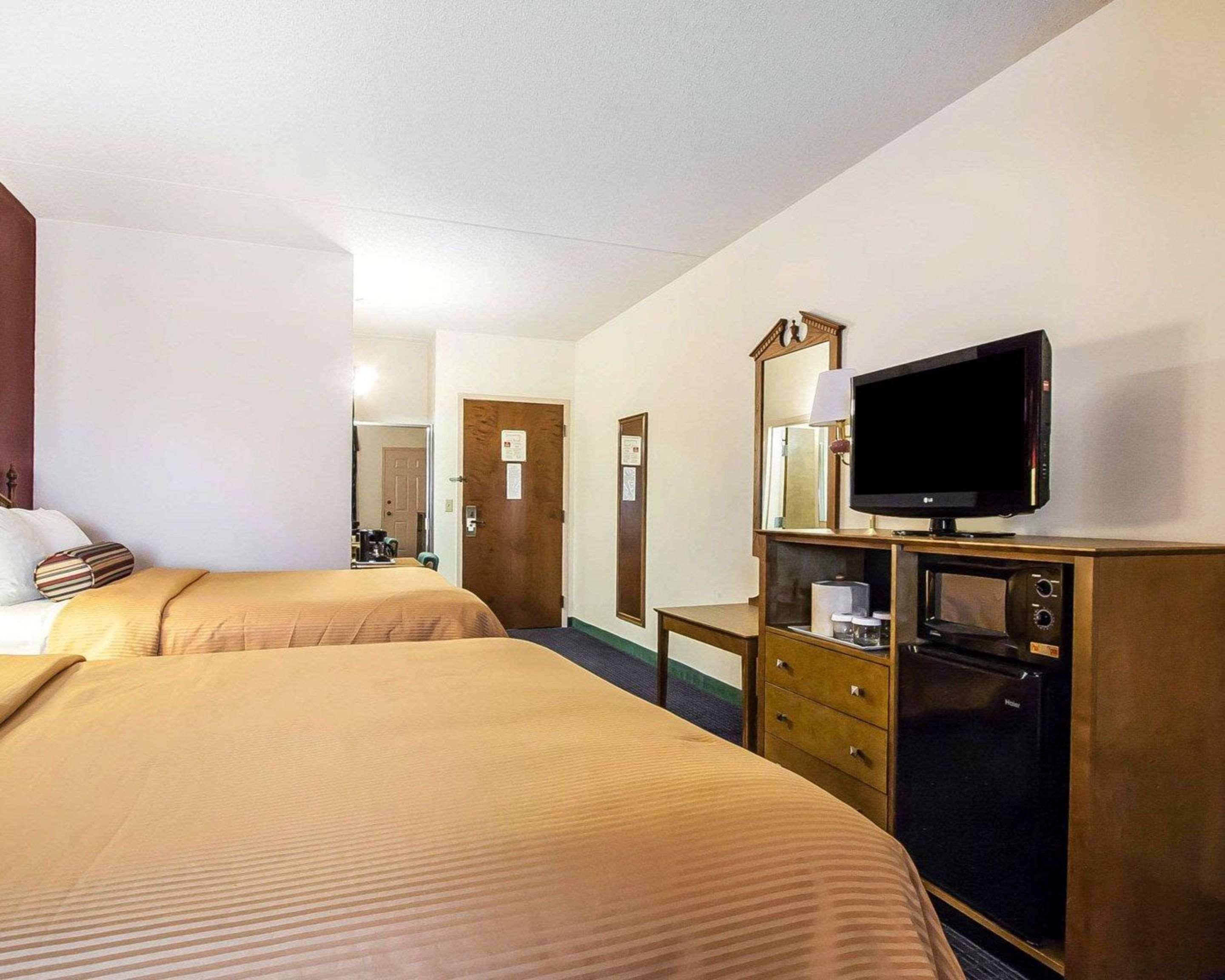Clarion Hotel Branson Exterior photo