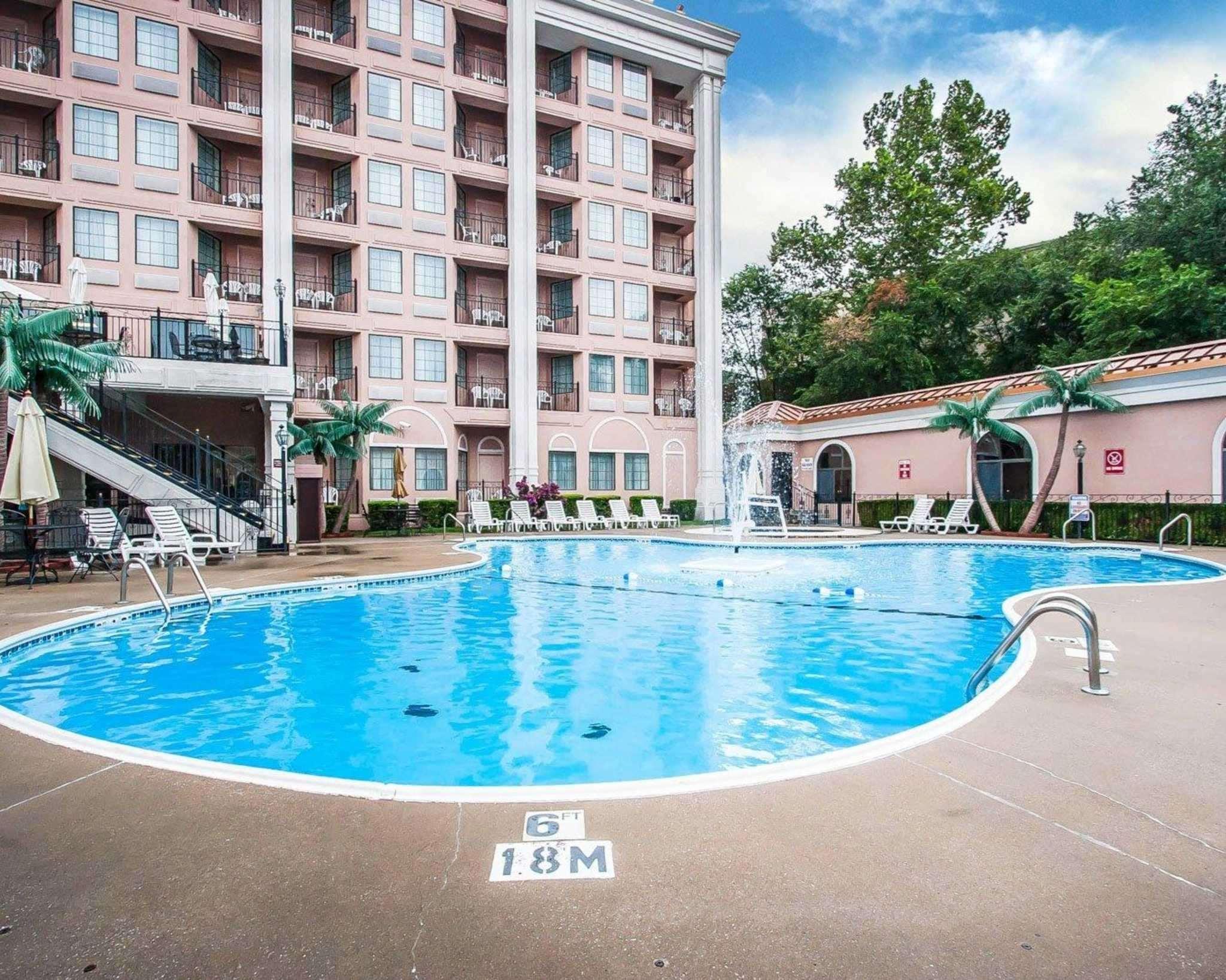 Clarion Hotel Branson Exterior photo